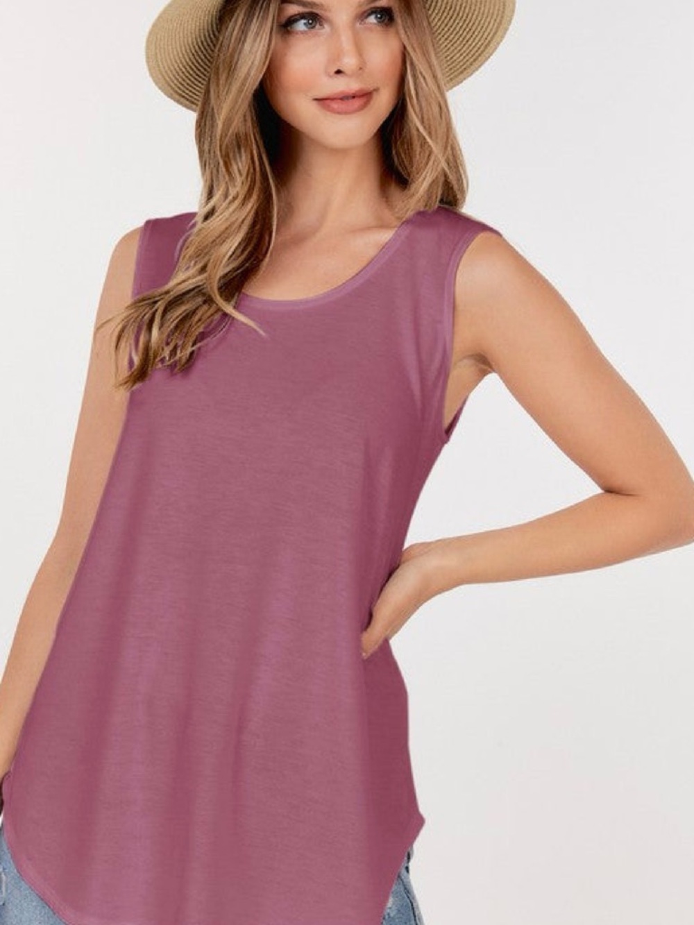 Sleeveless Scoop Neck Tank Top - Pink